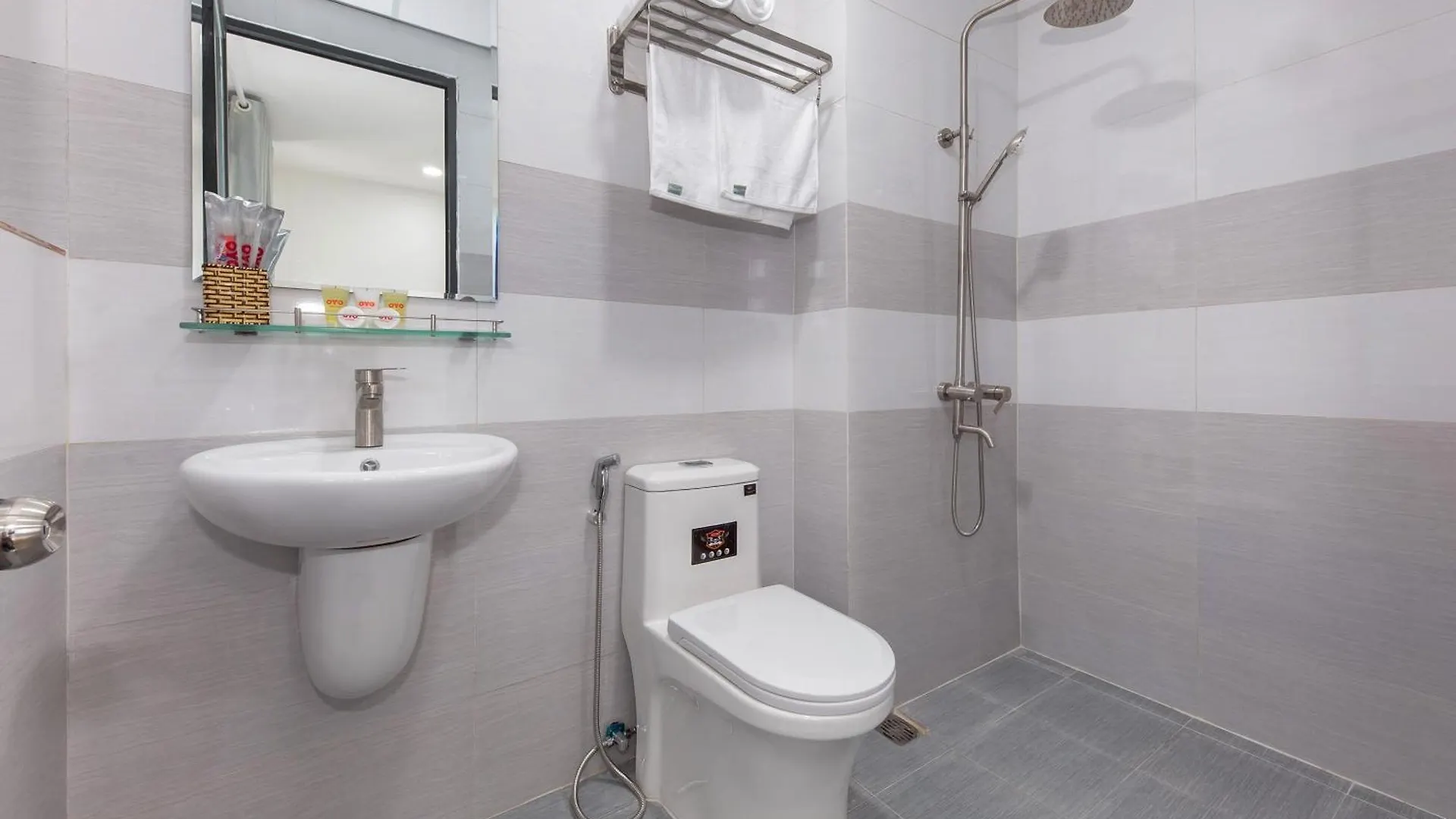 Oyo 942 Cuong Hai Apartment Nha Trang 2*,  Vietnam